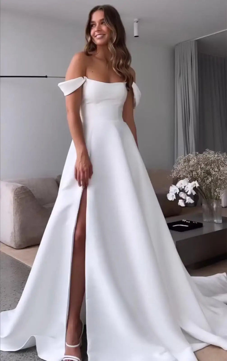 Robes de mariée en satin à épaules dénudées, robes longues avec fente - LA BELLE LIGNEE
