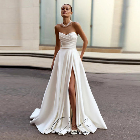 Robe de mariée sans bretelles en satin avec fente haute-LA BELLE LIGNEE