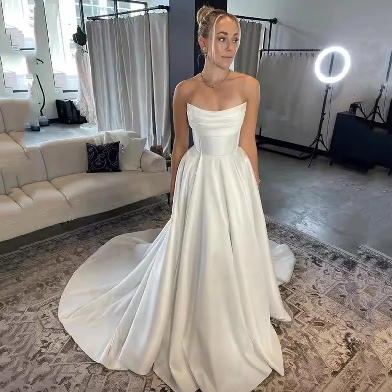 Robe de mariée en satin épais luxueux coupe trapèze à lacets - LA BELLE LIGNEE