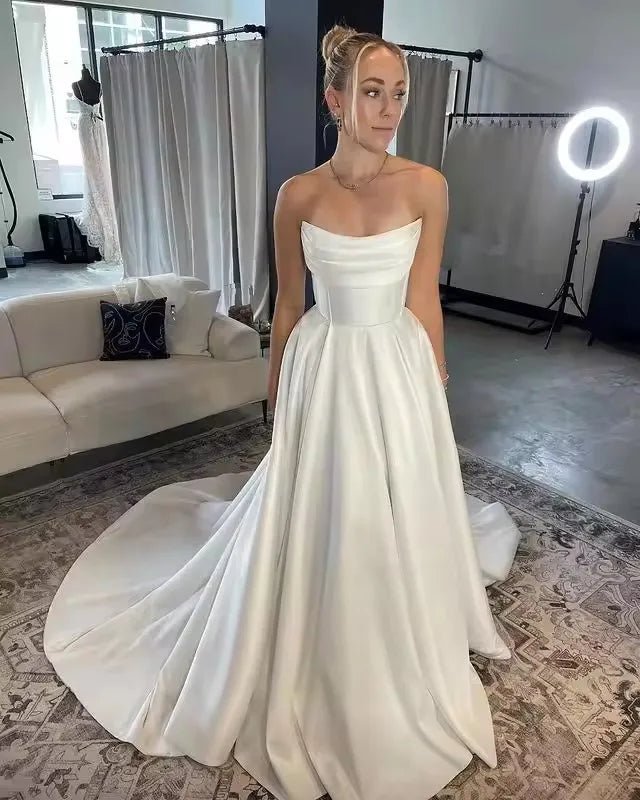 Robe de mariée en satin épais luxueux coupe trapèze à lacets - LA BELLE LIGNEE