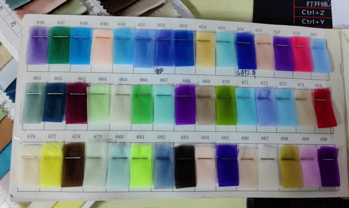 Robe de mariée sirène satin, décolleté cœur, épaules dénudées, fente latérale, traîne amovible - LA BELLE LIGNEE