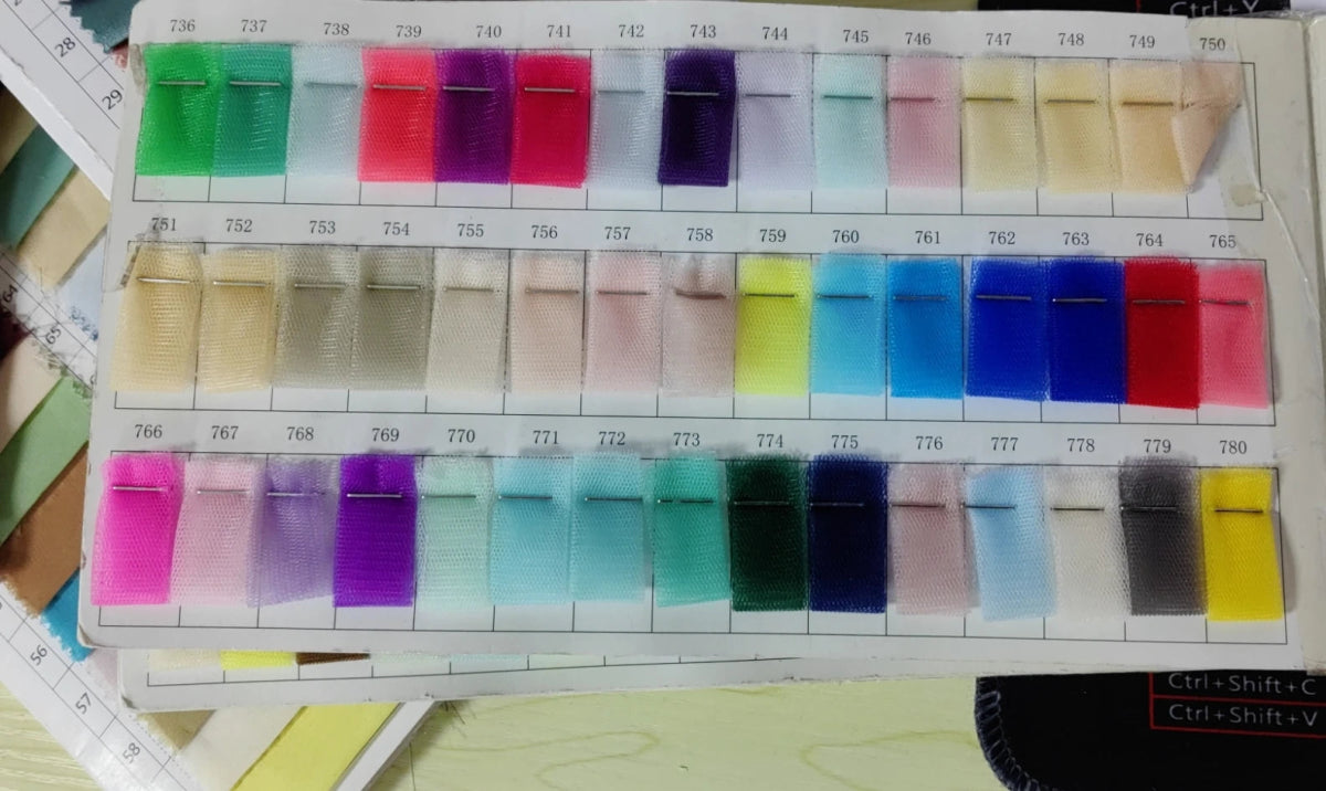 Robe de mariée sirène satin, décolleté cœur, épaules dénudées, fente latérale, traîne amovible - LA BELLE LIGNEE