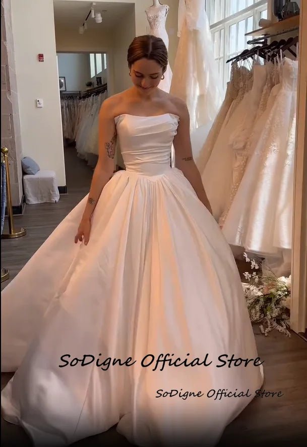 Robe De Mariée simple en satin LA BELLE LIGNEE